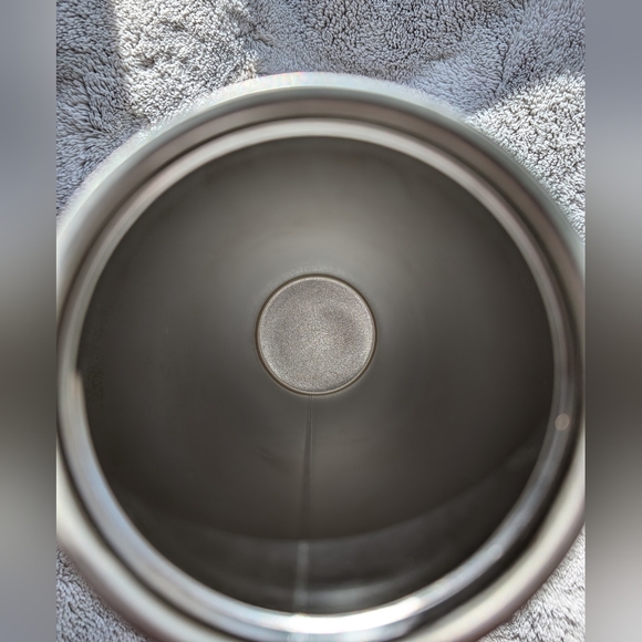 EUC 2018 Starbucks Matte Black Embossed Siren 24oz Tumbler W/ Straw and Lid - Picture 7 of 10